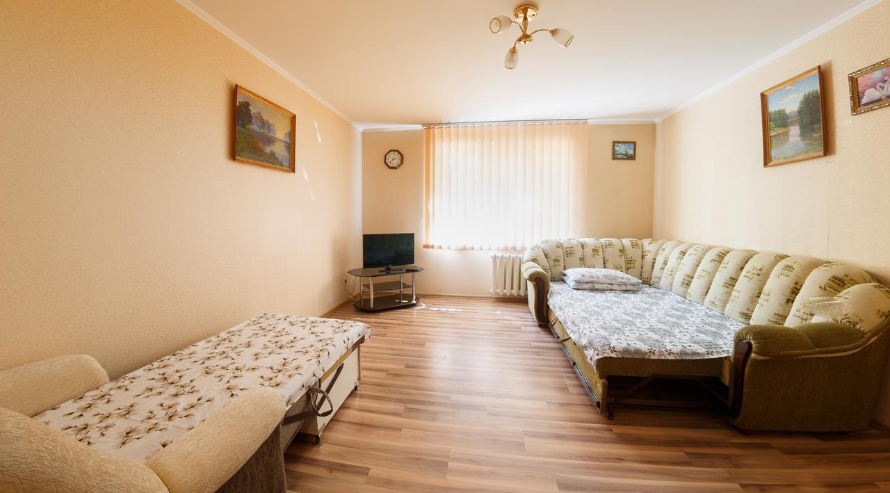 Clean And Comfortable Apartments On Karl Marx Street Tiraspol Exterior photo